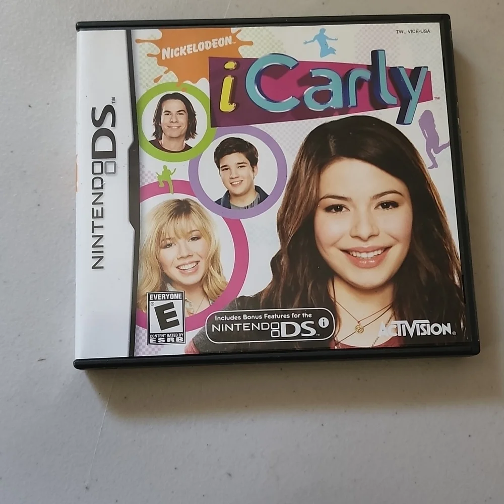Nintendo DS cases and Booklets has no games set of 6